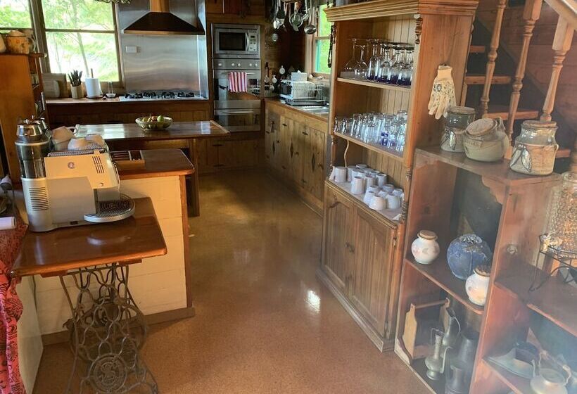 1 Bedroom Penthouse Apartment, The Goat And Goose Bed & Breakfast