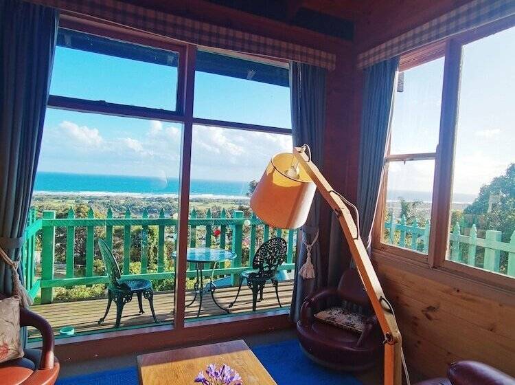 1 Bedroom Penthouse Apartment, The Goat And Goose Bed & Breakfast