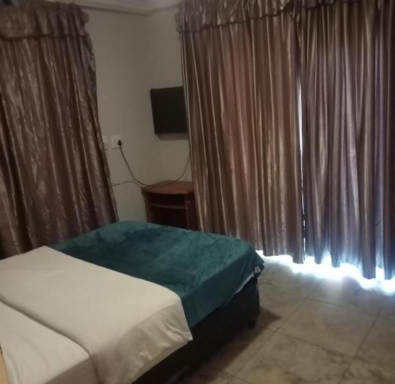 اتاق خانوادگی, Andrienne Lodge Cape Town