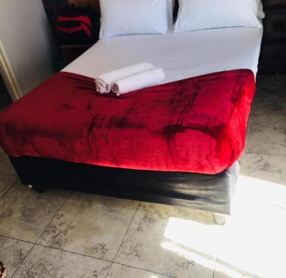 اتاق استاندارد با بالکن, Andrienne Lodge Cape Town