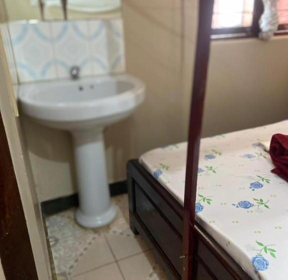 اتاق استاندارد, Nzimano Hostel