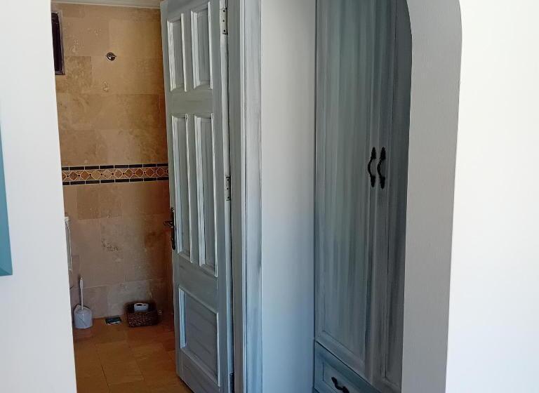 اتاق لوکس با بالکن و چشم‌انداز دریا, Villa Sandarra Kalkan