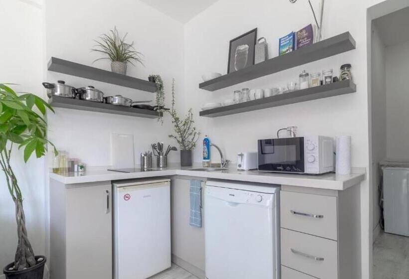 سوییت, Alex Suites Lara