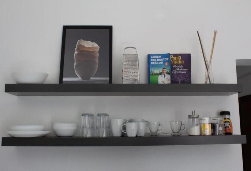سوییت خانوادگی, Alex Suites Lara