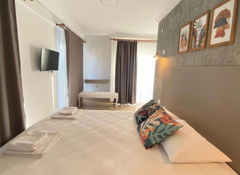 اتاق استاندارد چهار تخته, Mavi̇ Rota Buti̇k Otel