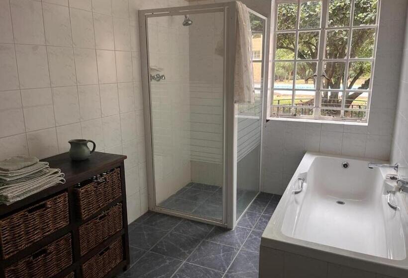 اتاق استاندارد, 161 Blenheim Rd