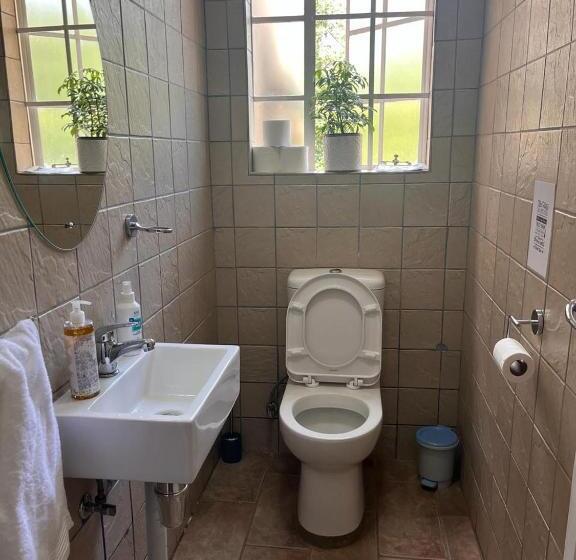 اتاق استاندارد, 161 Blenheim Rd