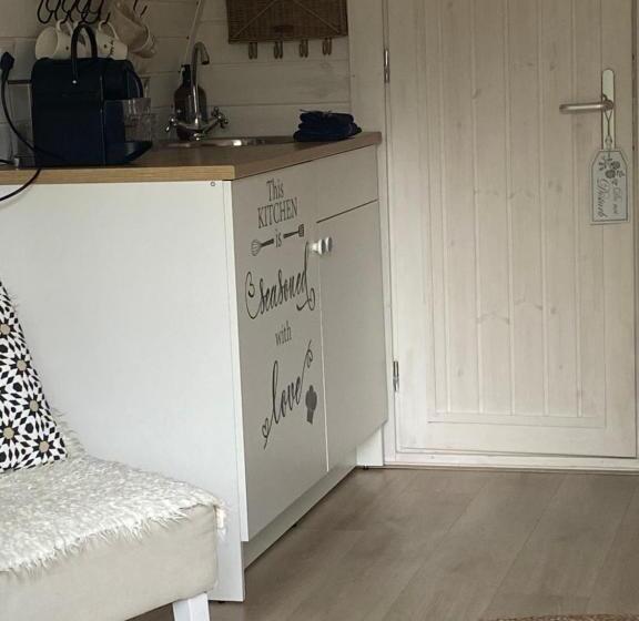 اتاق استاندارد با تراس, Slapen Bij De Stewardess B&b Almere