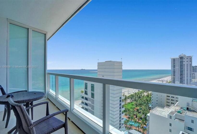سوییت جونیور با چشم‌انداز دریا, Fontainebleau Miami Beach