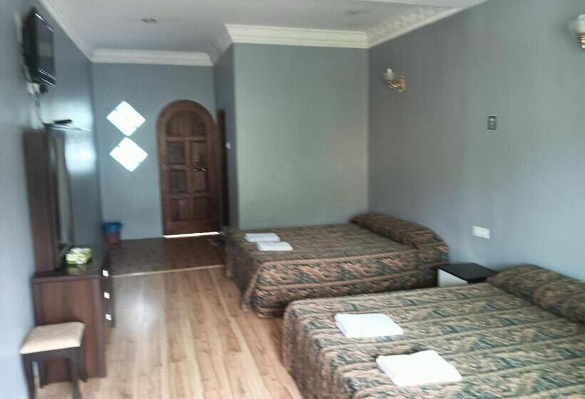 اتاق عادی, Sri Juliana Chalet