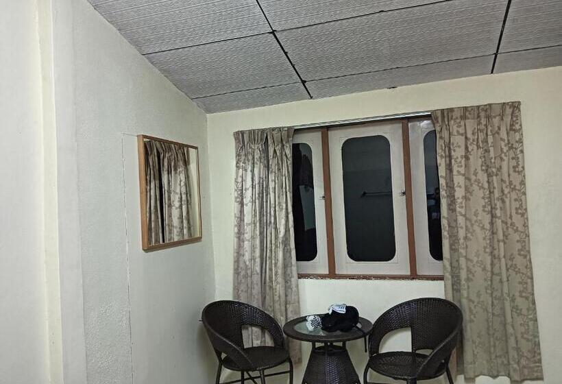 اتاق عادی, Sri Juliana Chalet