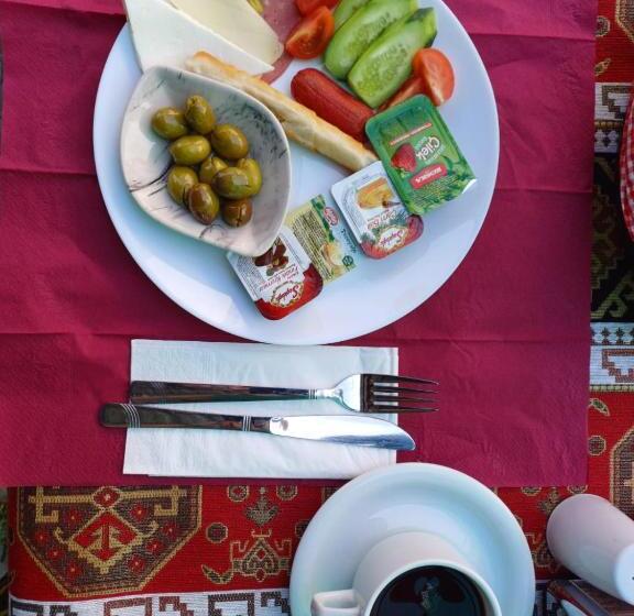 اتاق استاندارد سه نفره, Olive