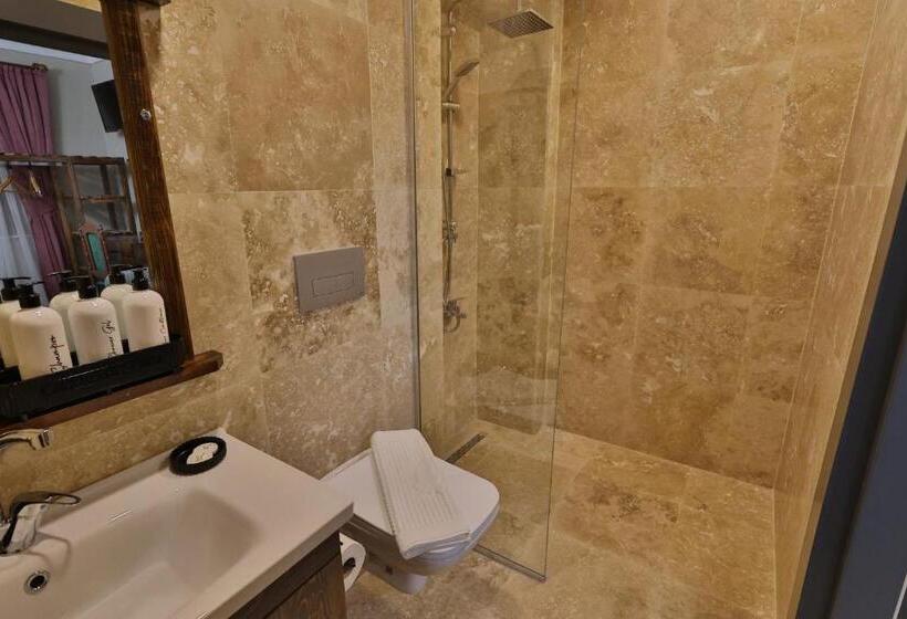 اتاق لوکس با بالکن, Yellow Stone House