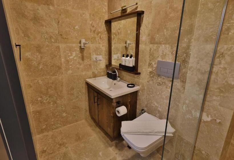 اتاق لوکس با بالکن, Yellow Stone House