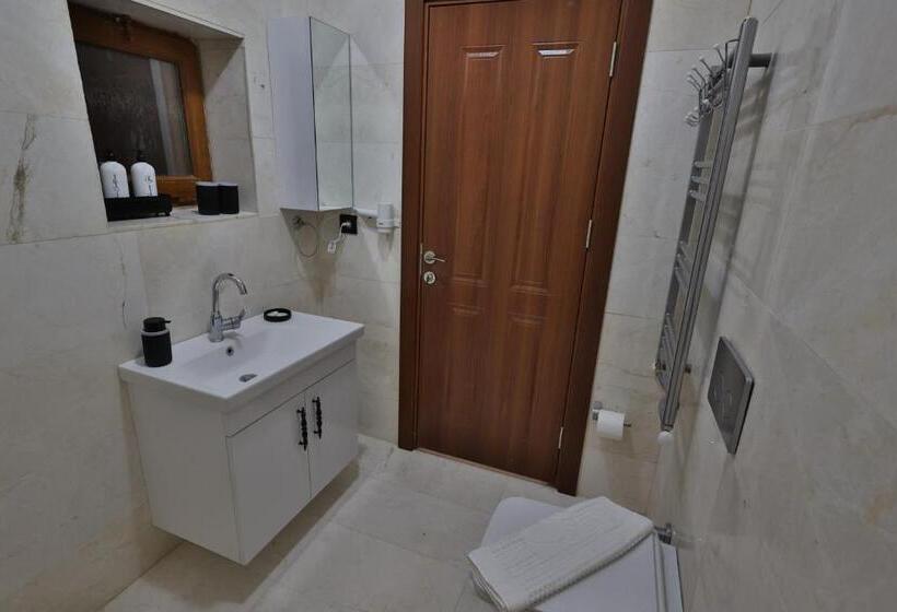 اتاق استاندارد با وان آب گرم, Yellow Stone House