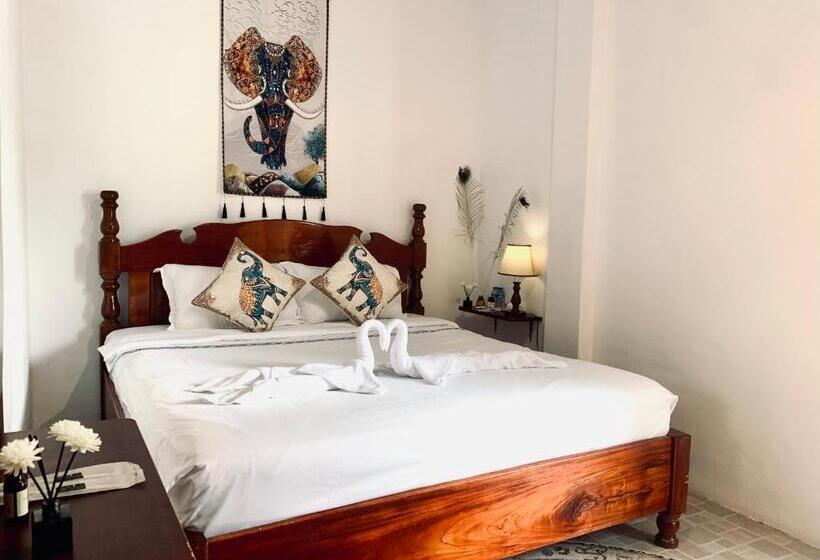 اتاق استاندارد, Vangvieng Pool House