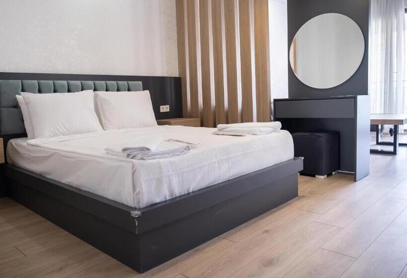 سوییت جونیور با چشم‌انداز دریا, Si Hotel&spa