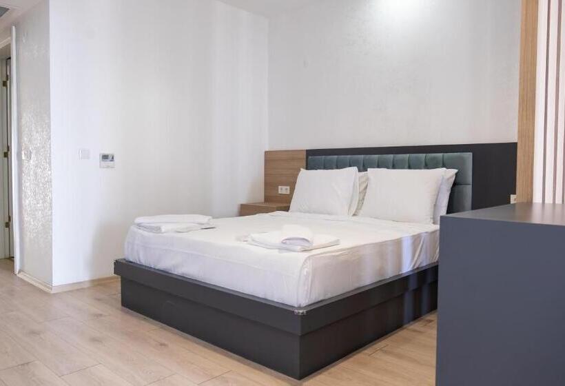 سوییت جونیور با چشم‌انداز دریا, Si Hotel&spa