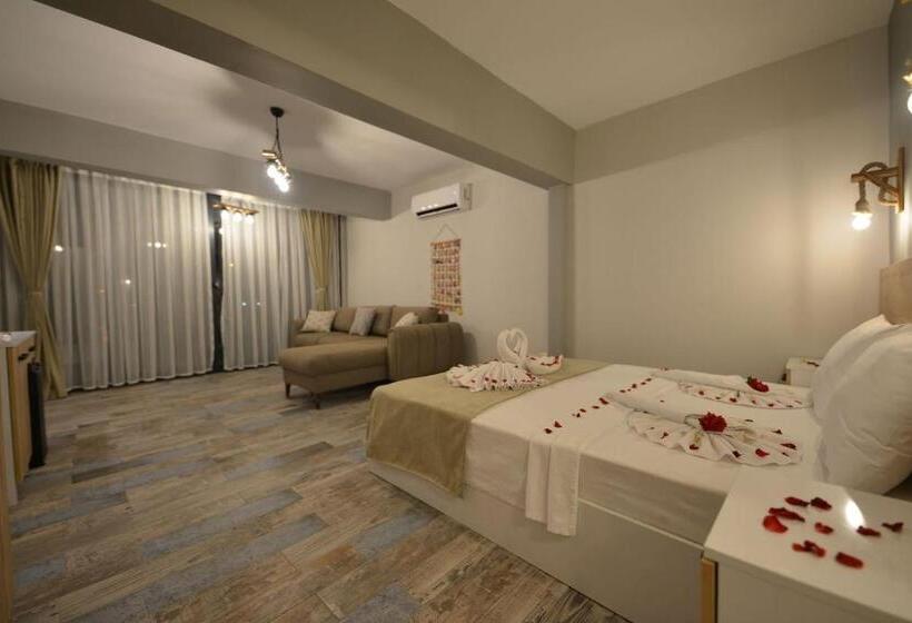 家庭海景房, Trakhei̇a Otel