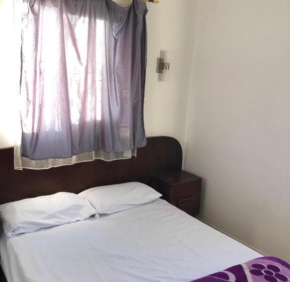 تختخواب در اتاق مشترک, Oceana Surf House