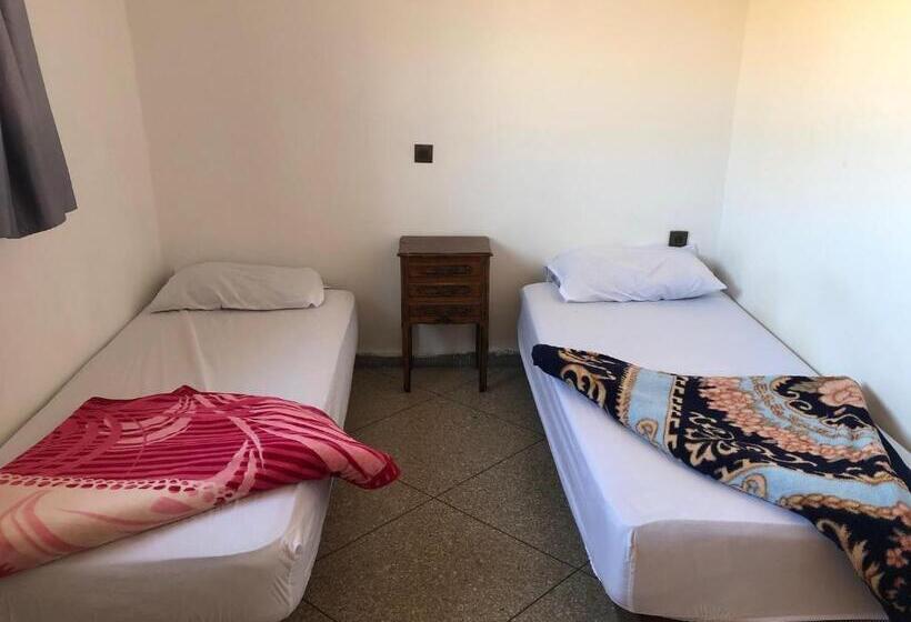 تختخواب در اتاق مشترک, Oceana Surf House