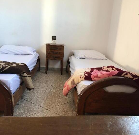 تختخواب در اتاق مشترک, Oceana Surf House