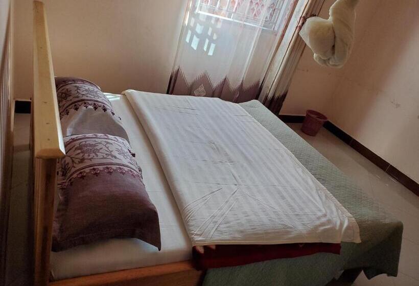 اتاق استاندارد, Bigodi Community Lodge