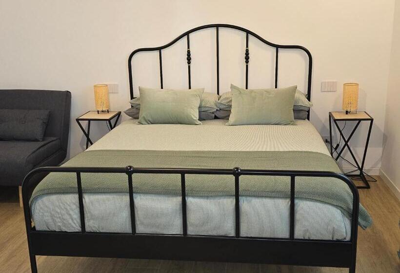 اتاق استاندارد سه نفره, Tre Lati B&b