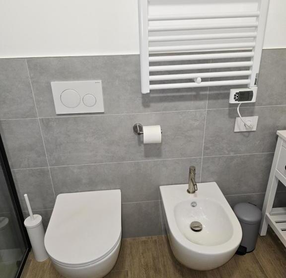 اتاق استاندارد سه نفره, Tre Lati B&b
