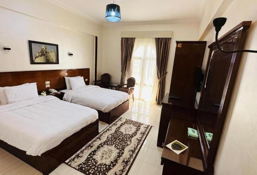 اتاق استاندارد با بالکن, Badr Hotel & Resort El Kharga