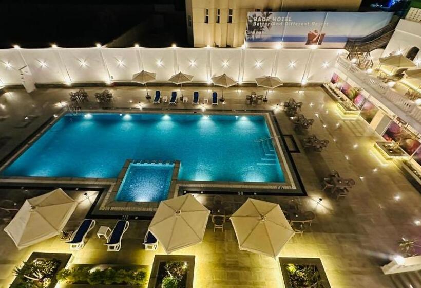 اتاق استاندارد با چشم‌انداز استخر, Badr Hotel & Resort El Kharga