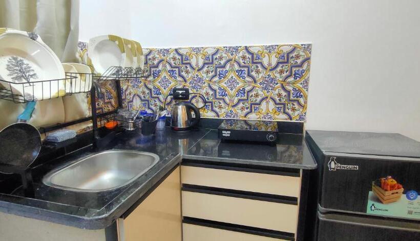 استودیوی استاندارد, Las Vegas House Dahab