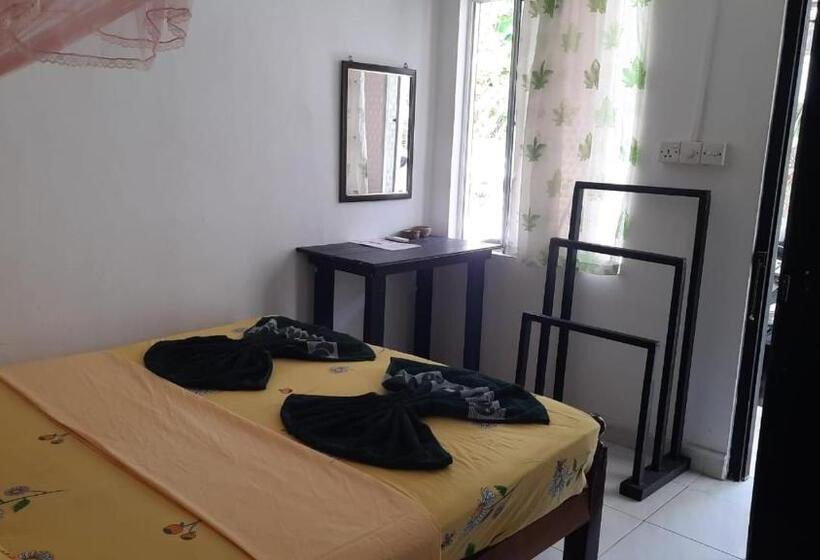 اتاق استاندارد, Kanthi Guest Inn