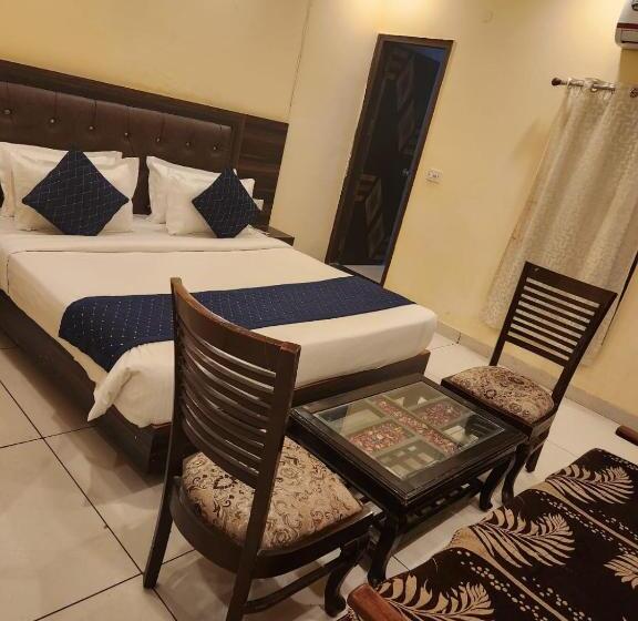 اتاق لوکس, Cozy Cave Luxury