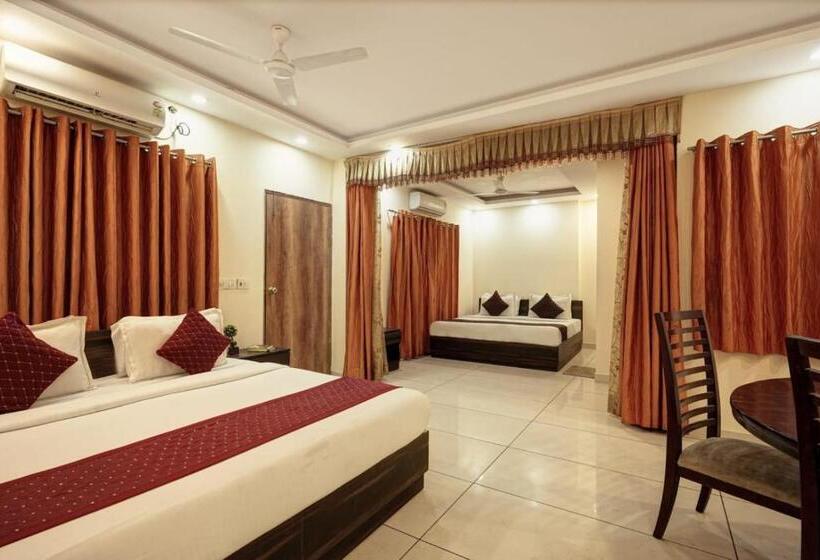 اتاق خانوادگی, Cozy Cave Luxury