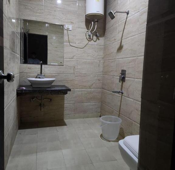 اتاق خانوادگی, Cozy Cave Luxury