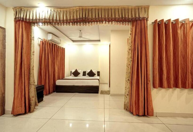 اتاق خانوادگی, Cozy Cave Luxury