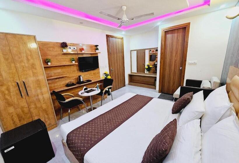 اتاق استاندارد, The Infinity Near Delhi Airport