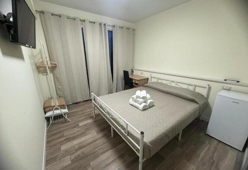 اتاق استاندارد با چشم‌انداز باغ, Park 20 Guest House
