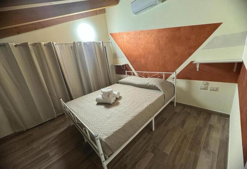 اتاق استاندارد با چشم‌انداز باغ, Park 20 Guest House