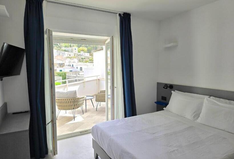 اتاق استاندارد, A&a Rooms