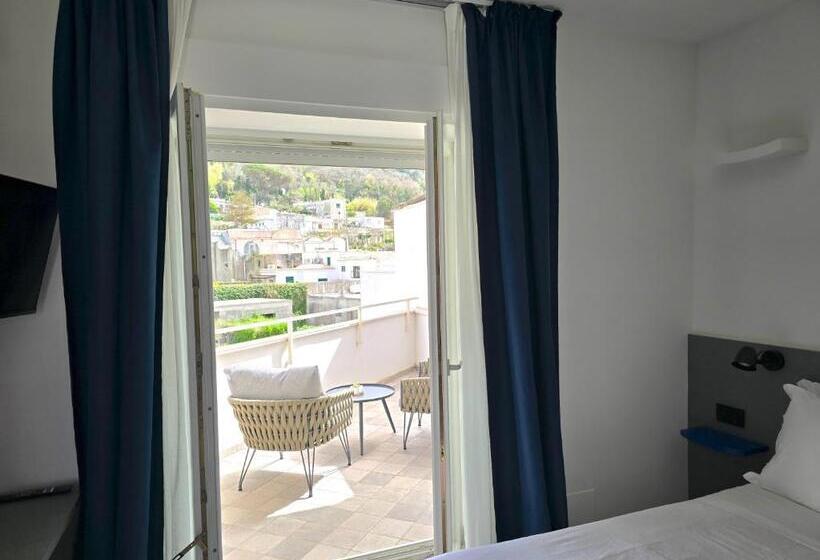 اتاق استاندارد, A&a Rooms