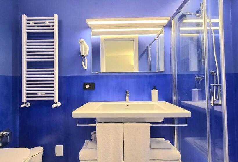 اتاق استاندارد, A&a Rooms