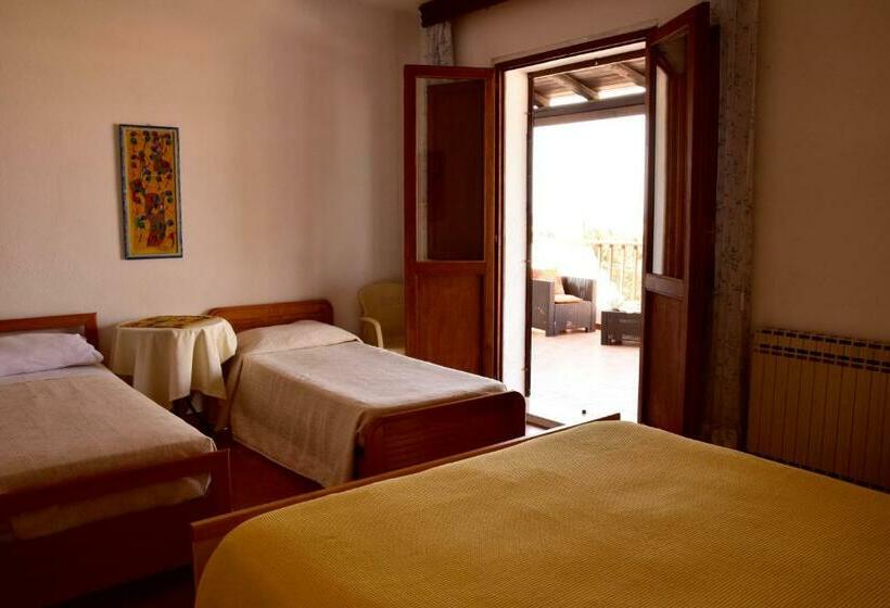 Standard Triple Room with Terrace, Belvedere Sul Mare