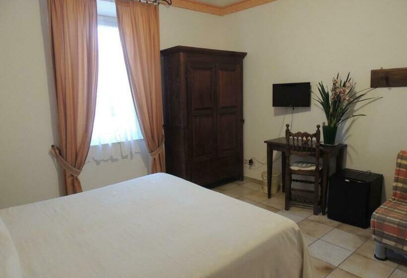 اتاق استاندارد سه نفره, B&b Il Giardino Etrusco
