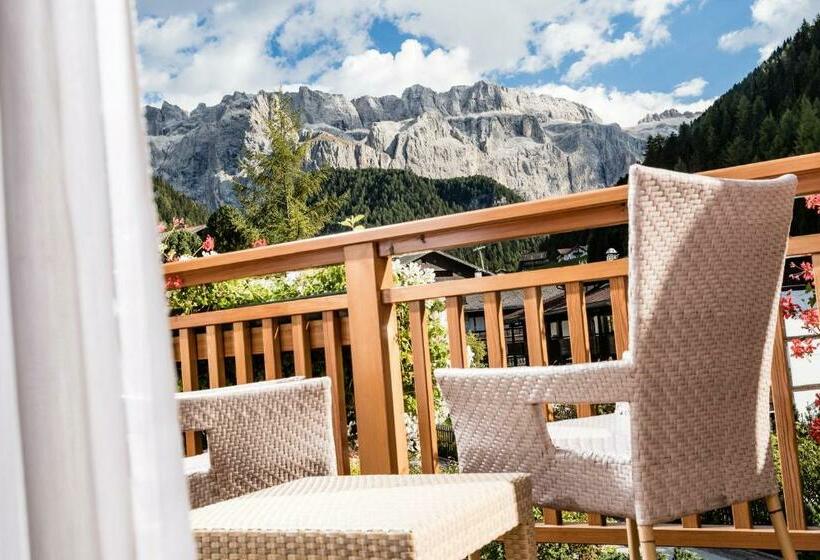 سوییت جونیور, Boutique Hotel Nives   Luxury & Design In The Dolomites