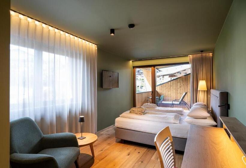 Classic room with balcony, Alpenroyal