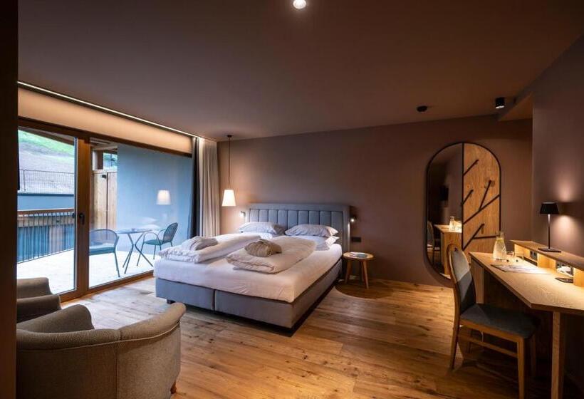 Comfort room with balcony, Alpenroyal