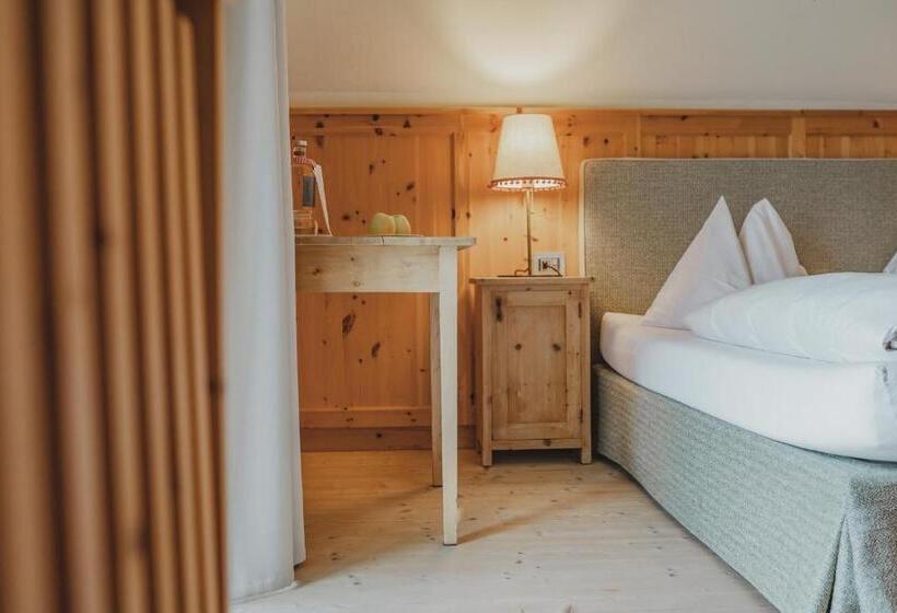 سوییت جونیور با بالکن, Gasthof Kohlern 1130 M