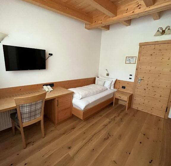 اتاق استاندارد یک نفره, Jägerhof